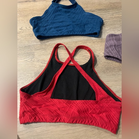 Onzie Crossover Sports Bras - Picture 2 of 3
